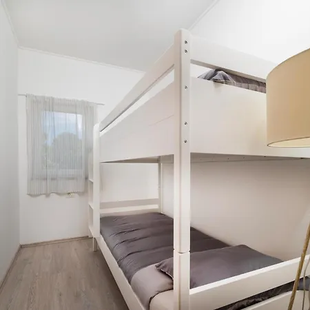 2 Bedroom Cozy In Appartement Pula