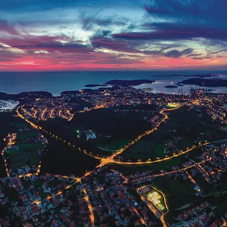 2 Bedroom Amazing In Lägenhet