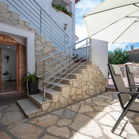 Appartamento 2 Bedroom Cozy In