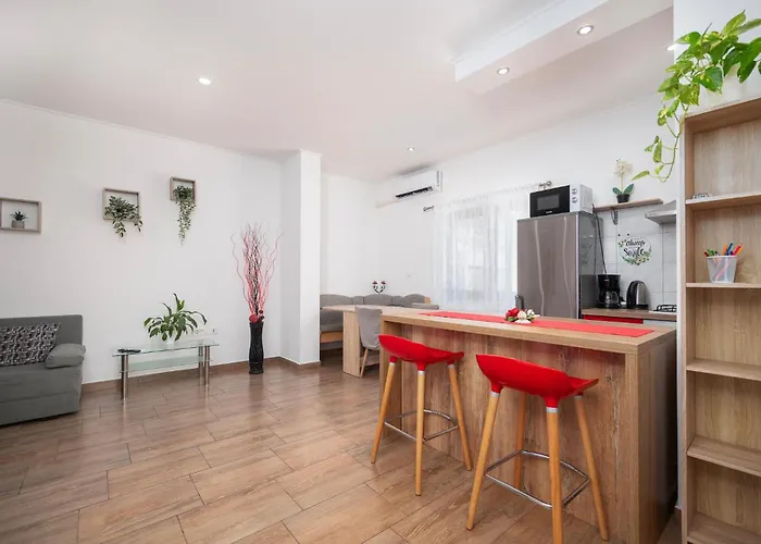 Apartament 2 Bedroom Amazing In Pula