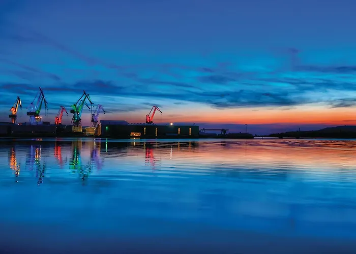 Apartment 2 Bedroom Amazing In *